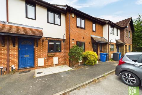 2 bedroom terraced house to rent, The Wickets, Maidenhead, Berkshire, SL6