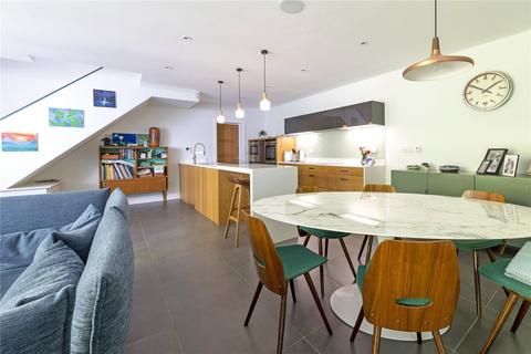 4 bedroom semi-detached house for sale, West Road, London, SW4