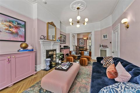 8 Lawn Crescent, Richmond, TW9 3NR