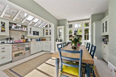 8 Lawn Crescent, Richmond, TW9 3NR