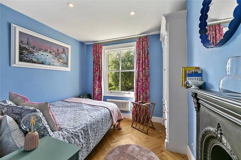 8 Lawn Crescent, Richmond, TW9 3NR
