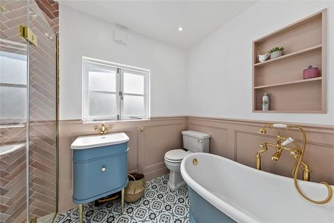 8 Lawn Crescent, Richmond, TW9 3NR