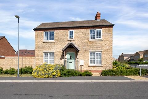 3 bedroom detached house for sale, Fennell Way, Stamford, PE9