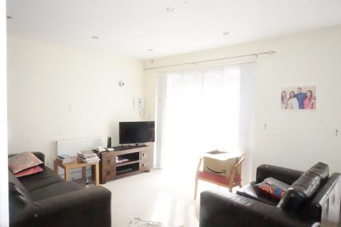 2 bedroom maisonette to rent, White house drive, HA74NQ