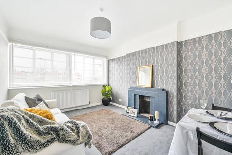 2 bedroom flat to rent, Brownlow Road, N11, Bounds Green, London, N11