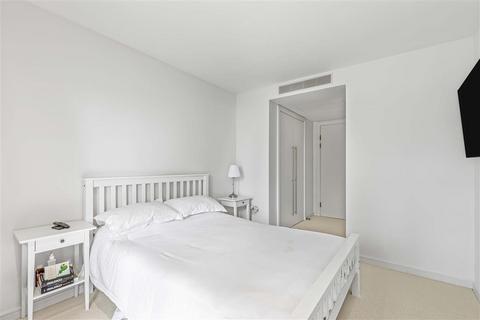 2 bedroom flat to rent, Eastfields Avenue, SW18