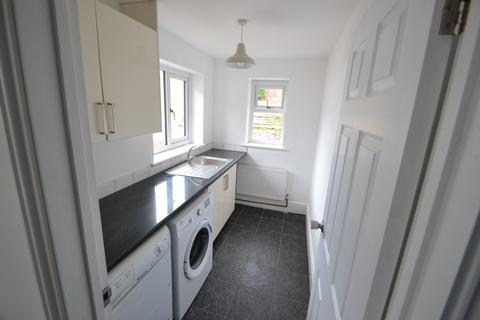 2 bedroom semi-detached house to rent, Clare Road, Maidenhead, SL6