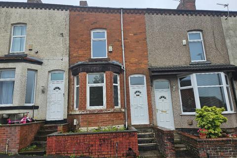 3 bedroom terraced house to rent, Barlow Street, Horwich, Bolton