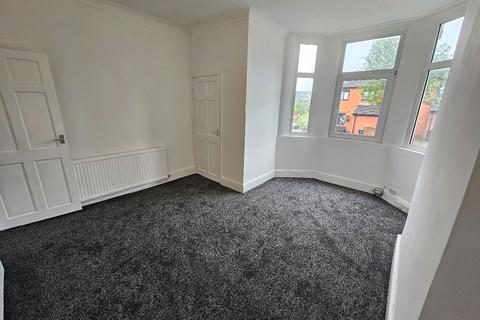 3 bedroom terraced house to rent, Barlow Street, Horwich, Bolton