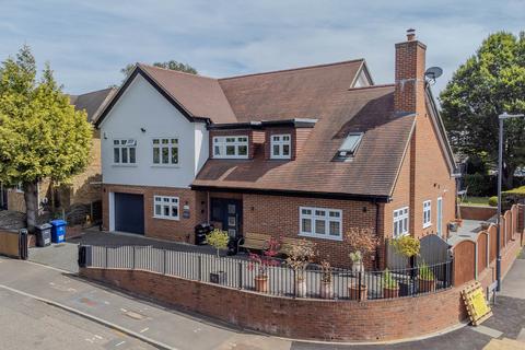 5 bedroom detached house for sale, Wakehams Hill, Pinner HA5