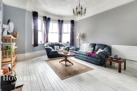 3 bedroom terraced house for sale, Denmark Road, Lowestoft