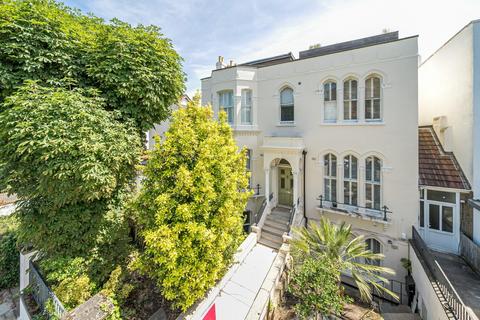 2 bedroom flat for sale, Overhill Road, East Dulwich