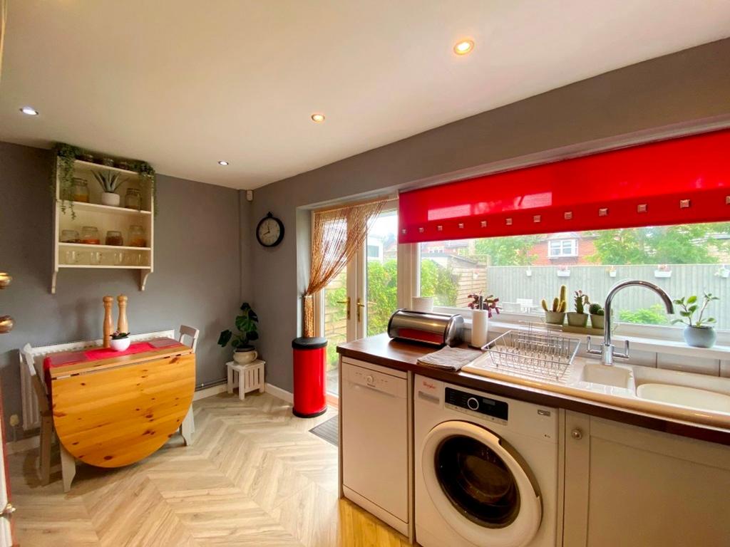 Dining kitchen