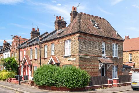 2 bedroom end of terrace house for sale, Darwin Road, Wood Green, London, N22