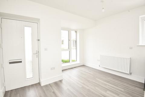3 bedroom semi-detached house to rent, Redmires Grove, Harrogate