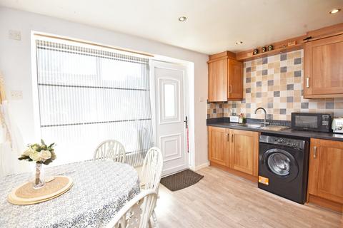 2 bedroom terraced house for sale, Stonebeck Avenue, Harrogate