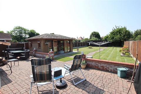 4 bedroom detached bungalow for sale, Arnold Road, Clacton on sea