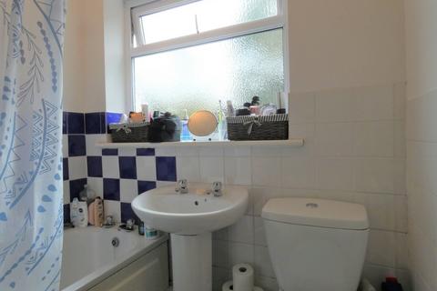 2 bedroom maisonette for sale, Pinemount Road, Hucclecote, Gloucester