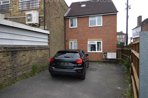 2 bedroom maisonette to rent, Windsor Close, Northwood Hills HA6