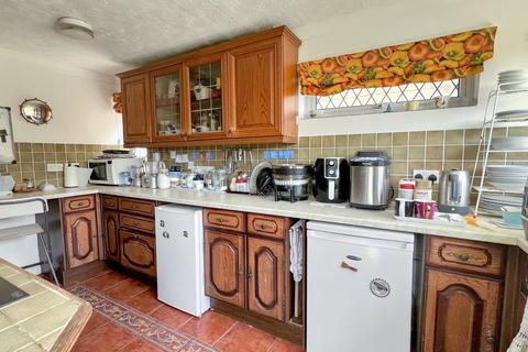 16 Ashley Coombe, Warminster, BA12 9QU