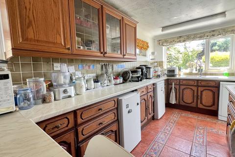 16 Ashley Coombe, Warminster, BA12 9QU