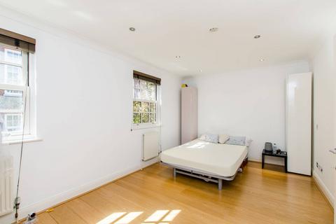 3 bedroom terraced house to rent, Streatley Place, Hampstead, London, NW3