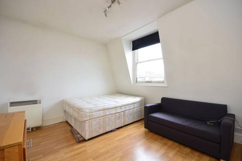 Studio to rent, Collingham Place, South Kensington, London, SW5