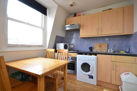 Studio to rent, Collingham Place, South Kensington, London, SW5