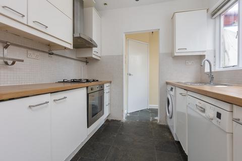 3 bedroom terraced house to rent, Avondale Road, Lancaster LA1