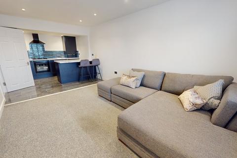 2 bedroom apartment to rent, High Street, Cheltenham
