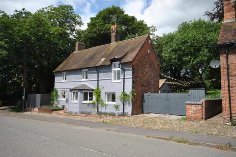 4 bedroom detached house to rent, Church Street, Malpas, Cheshire