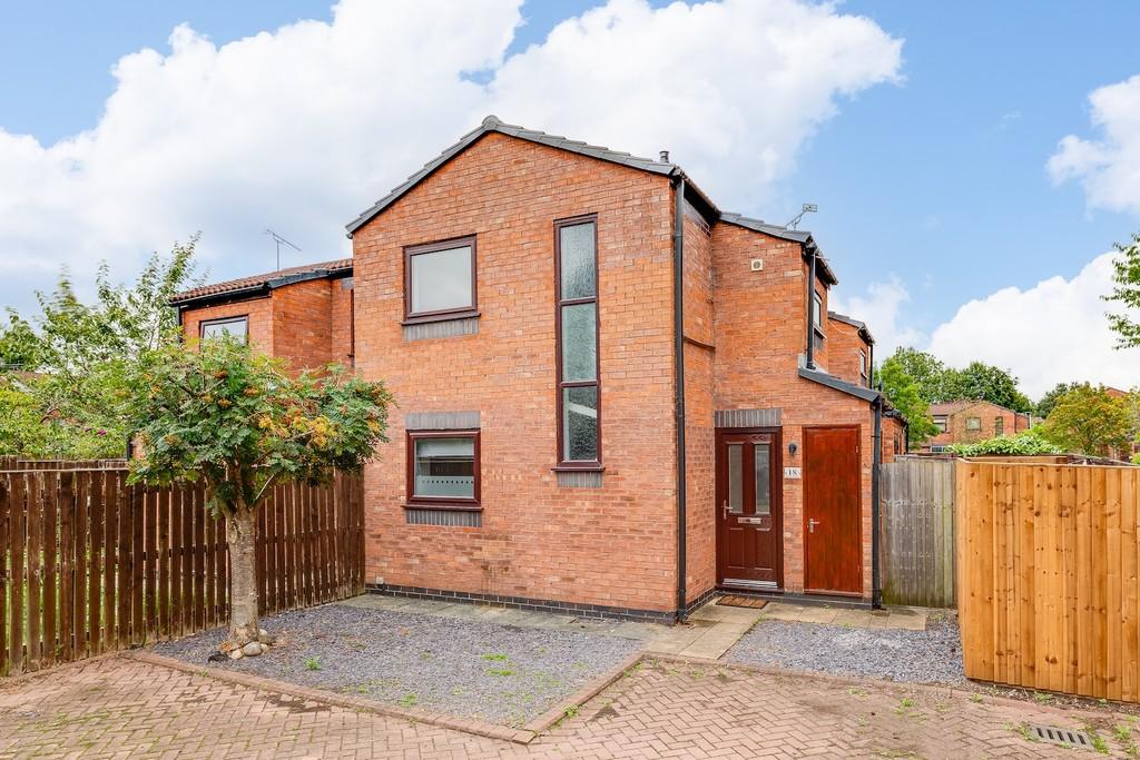 Wroxham Close, Chester CH2 2 bed semidetached house £1,000 pcm (£231 pw)