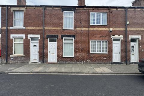 2 bedroom terraced house to rent, William Street, Castleford