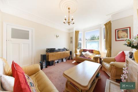 3 bedroom flat for sale, Odessa Road, London