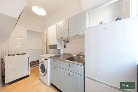 3 bedroom flat for sale, Odessa Road, London