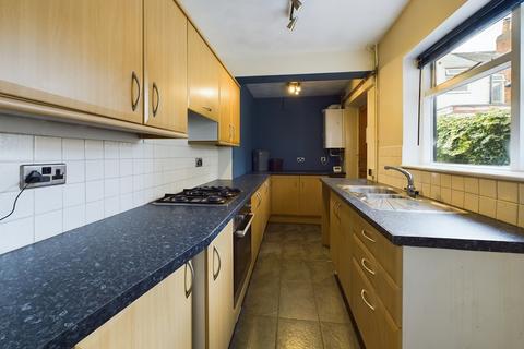 2 bedroom terraced house for sale, South Street, Chester