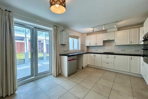 3 bedroom end of terrace house to rent, Hursley Road, Chandler's Ford