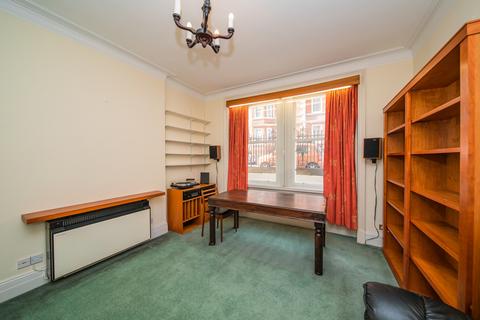 2 bedroom flat for sale, Ridgmount Gardens, London