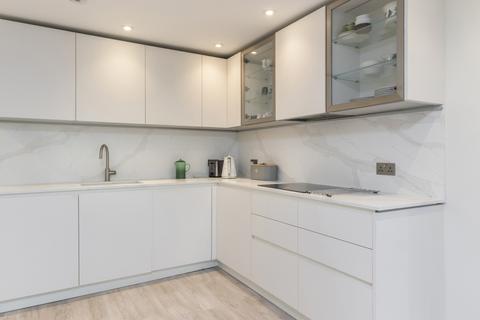 3 bedroom end of terrace house for sale, Lodge Mews, Aberdeen Park, London