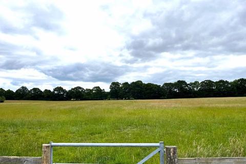 Equestrian property to rent, New Road