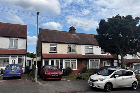 3 bedroom semi-detached house to rent, Arlington Gardens, Margate