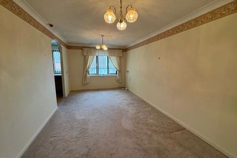 2 bedroom retirement property for sale, Imperial Avenue, Westcliff-On-Sea