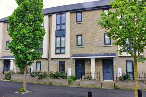 3 bedroom townhouse to rent, Great High Ground, St Neots PE19