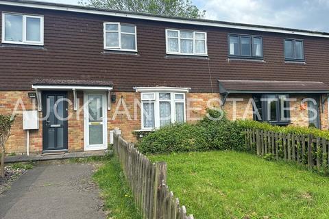 3 bedroom terraced house to rent, Kimptons Mead, Potters Bar EN6