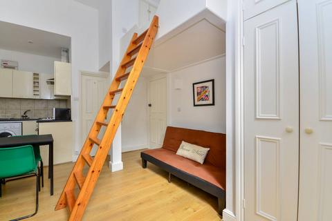 Studio to rent, Collingham Place, South Kensington, London, SW5