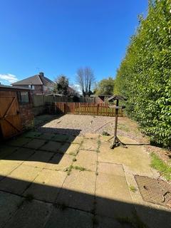 3 bedroom semi-detached house to rent, CENTRAL AVENUE, KIRKBY IN ASHFIELD