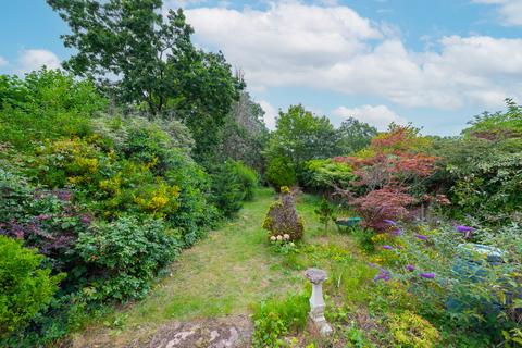42 Reading Road, Blackwater, Camberley, GU17 0AY