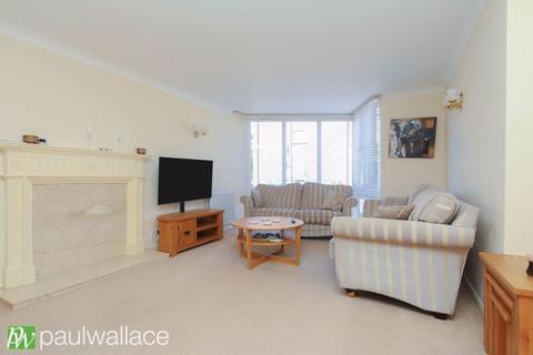 2 bedroom ground floor flat for sale, Westcroft Court, New Road, Broxbourne
