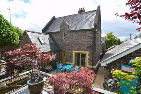 2 Chestnut Drive, Abergavenny, NP7 5JZ