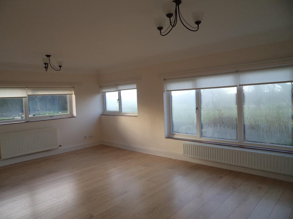 Sutcliffe Office (20)